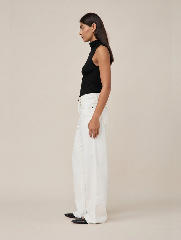 01 Turtleneck Singlet in Black